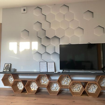 Hexagon Apartman Szeged Buitenkant foto